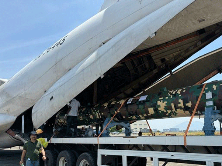 भारत-ने-फिलीपींस-को-ब्रह्मोस-मिसाइल-का-पहला-बैच-सौंपा:-2022-में-2,966-करोड़-की-डील-हुई-थी,-फिलीपींस-साउथ-चाइना-सी-में-तैनात-करेगा